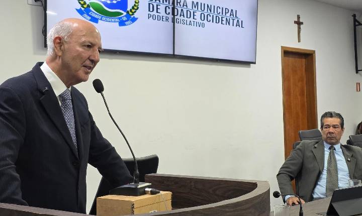 Arruda recebe comenda em sessão da Câmara de Cidade Ocidental