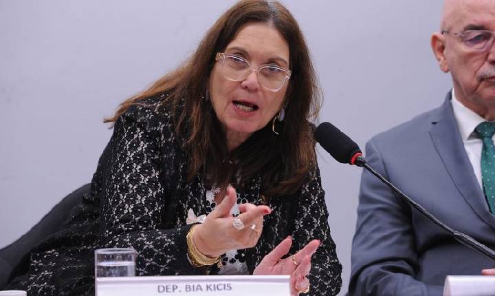 Comissão aprova ações educativas e campanha sobre fibromialgia