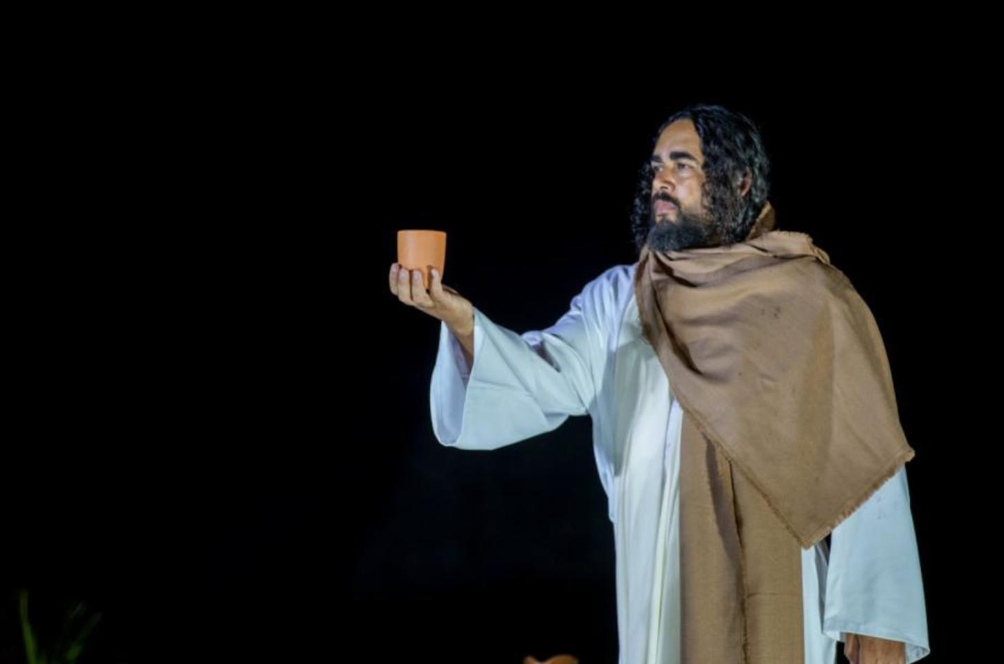 Fé e Emoção no Morro Santo: Via Sacra de Novo Gama Celebra 23 Anos