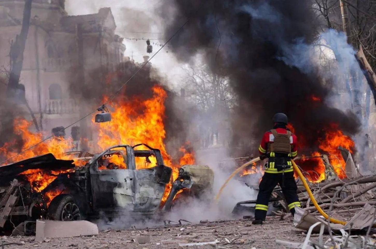 Guerra na Ucrânia: Rússia bombardeia Sumy no Domingo de Ramos