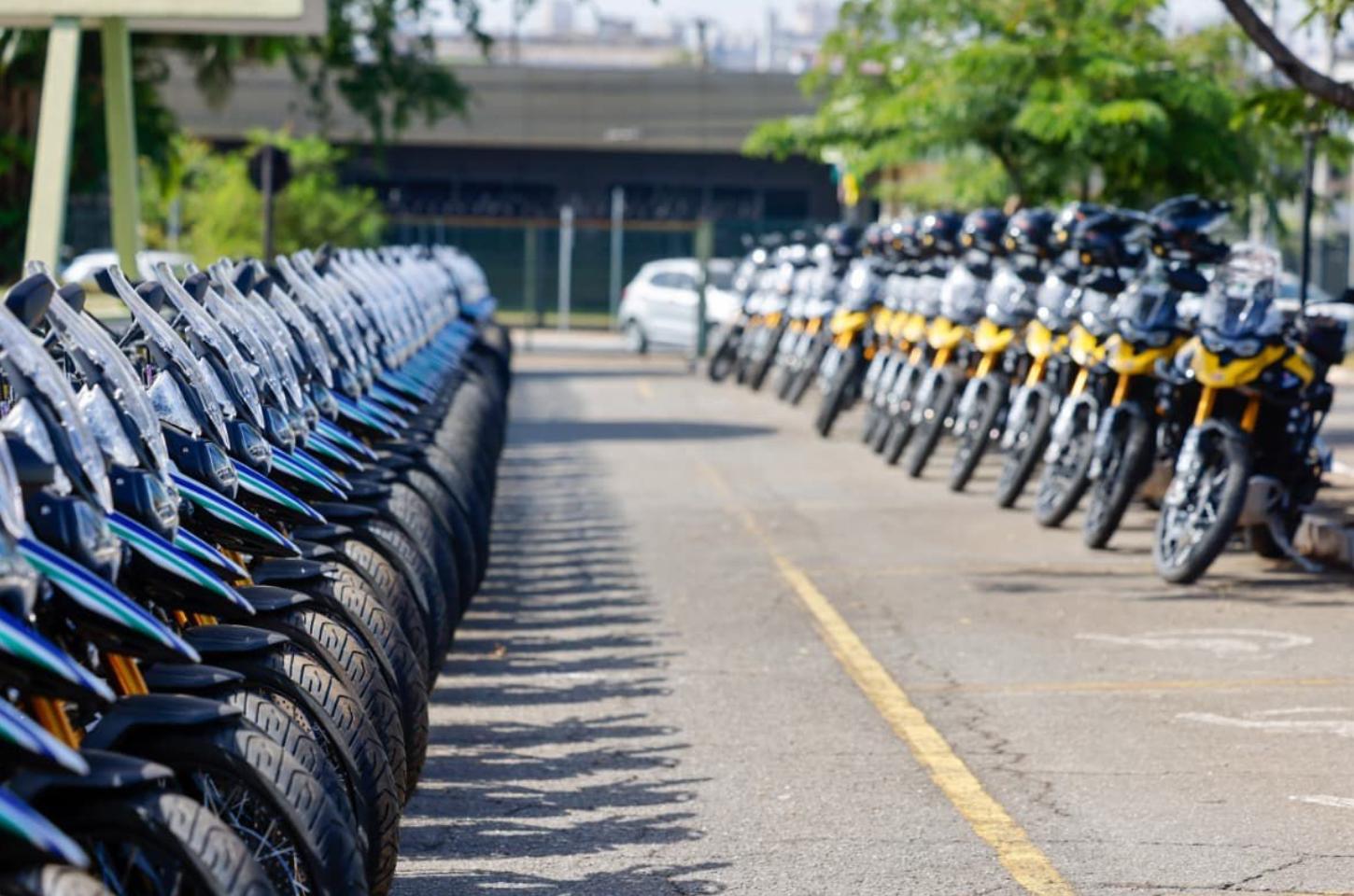 Goiás entrega viaturas e equipamentos para forças de segurança